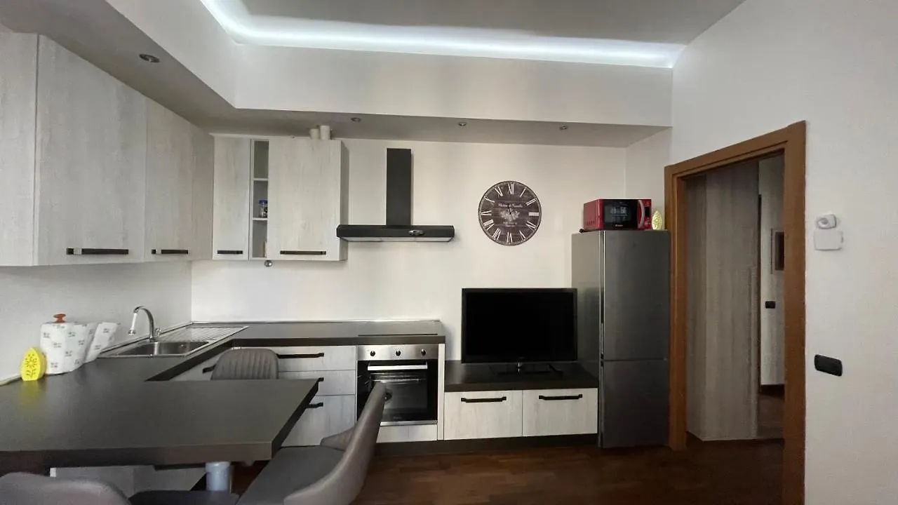 La Corte Barnaba Busto Arsizio 0*,  Italia
